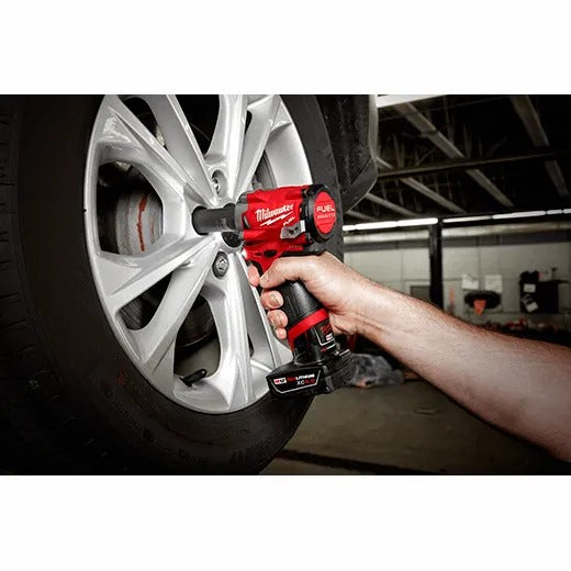 Milwaukee M12 FUEL™ Stubby 1/2" Impact Wrench Kit