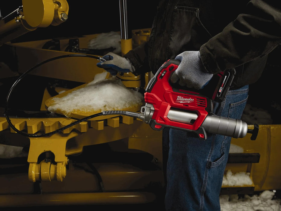 Milwaukee M18 2-Speed 18V Grease Gun Kit