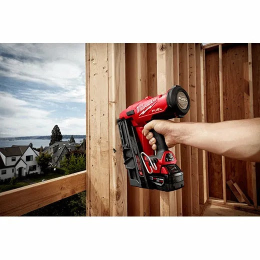 Milwaukee M18 Fuel 30 Degree Framing Nailer