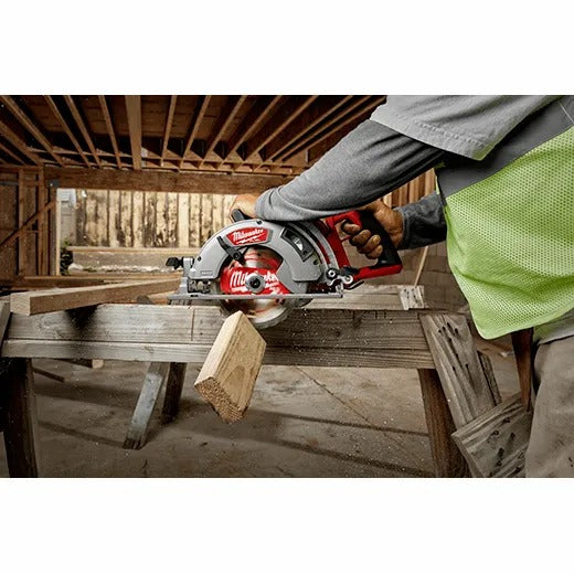 Milwaukee M18 Fuel 7-1/4" Rear Handle Circular Saw Kit