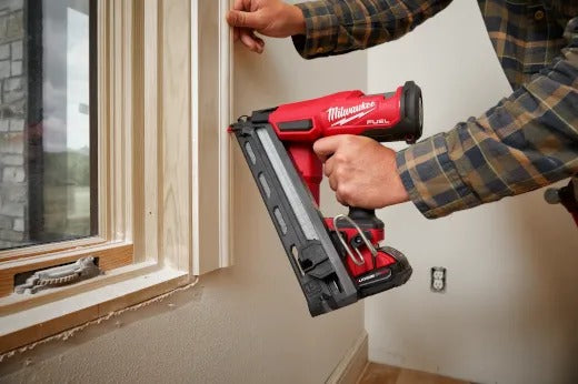 Milwaukee M18 FUEL 15 Gauge Finish Nailer