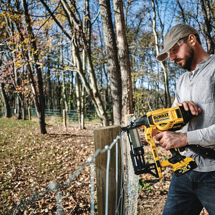 DeWalt 20V MAX 9-Gauge Cordless Fencing Stapler, (Tool Only)