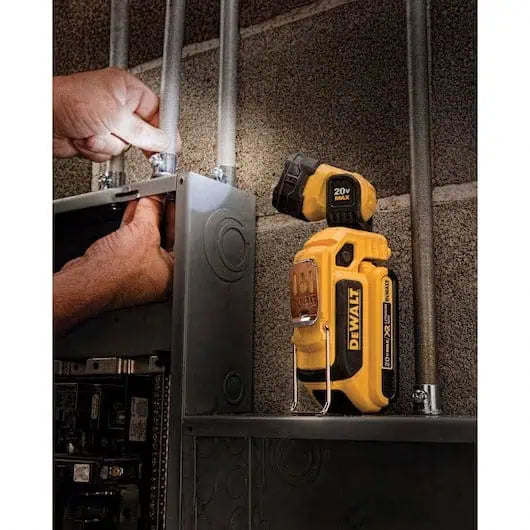 DeWalt 20V MAX* 360‚° Head Rotate LED Hand Held Worklight