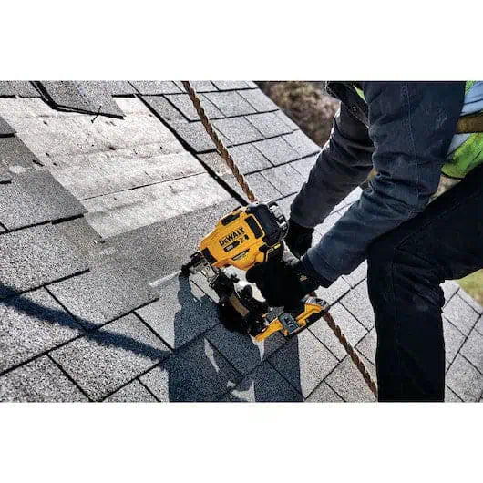 DeWalt 20V MAX* 15‚° Cordless Coil Roofing Nailer