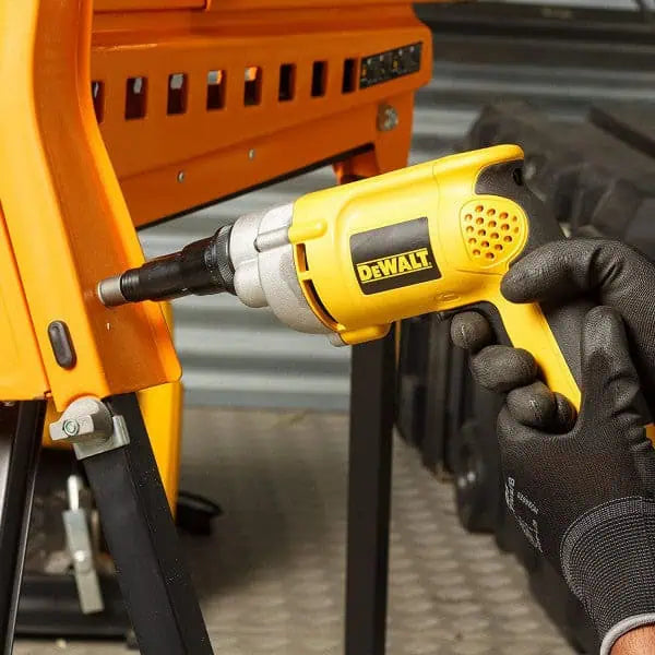 DeWalt 1000 RPM VSR VERSA-CLUTCH Screw Gun